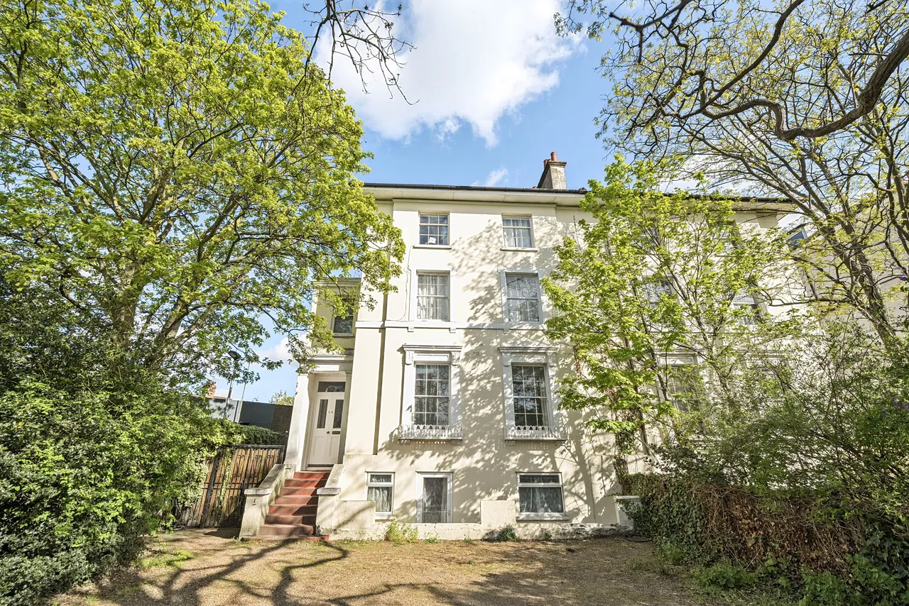2 bed flat for sale — Flat 2, 39 Shooters Hill Road, London