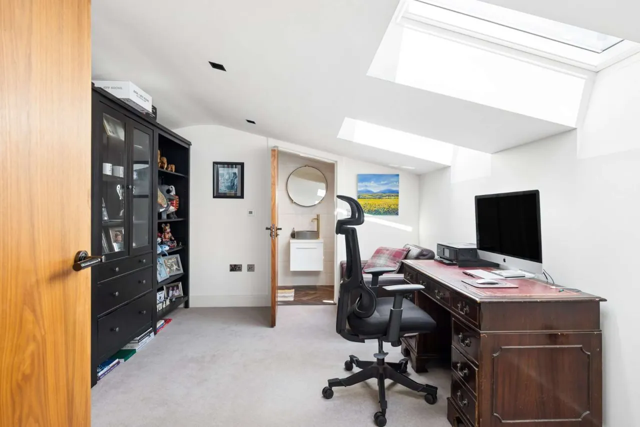 Deerlands Lane, Dunsfold, GU8, photo 25