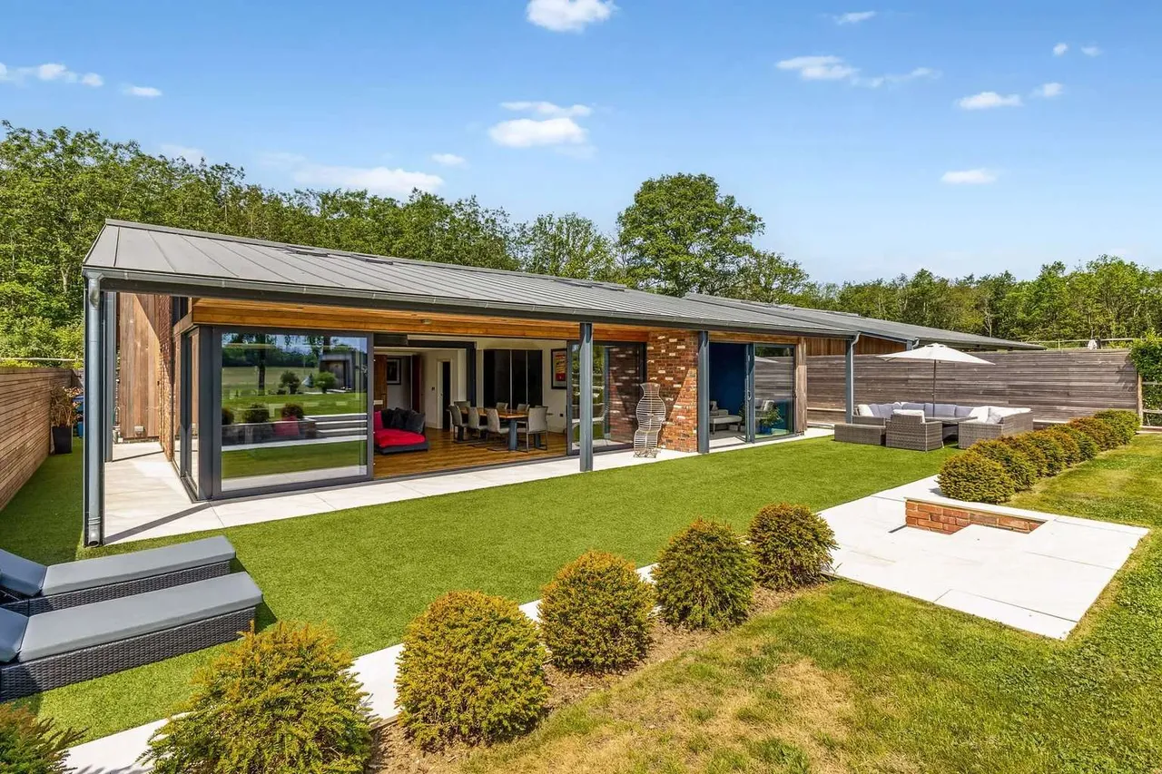 5 bed house for sale, Deerlands Lane, Dunsfold, GU8