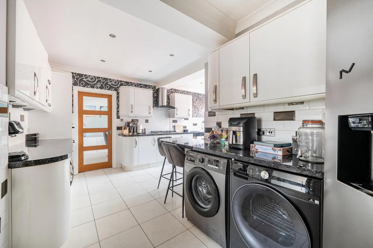 Blumfield Crescent, Burnham, SL1, photo 11