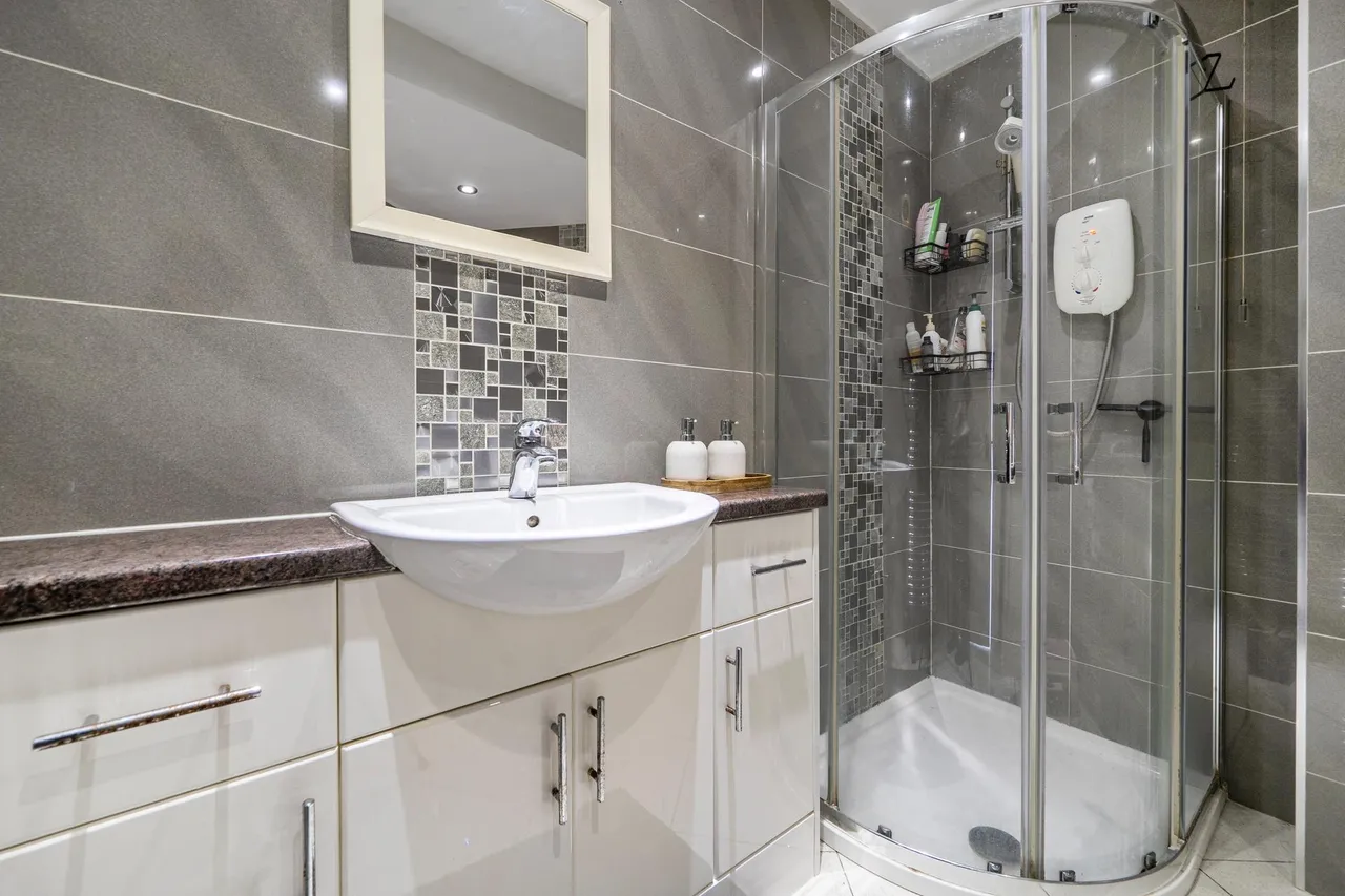 Blumfield Crescent, Burnham, SL1, photo 17