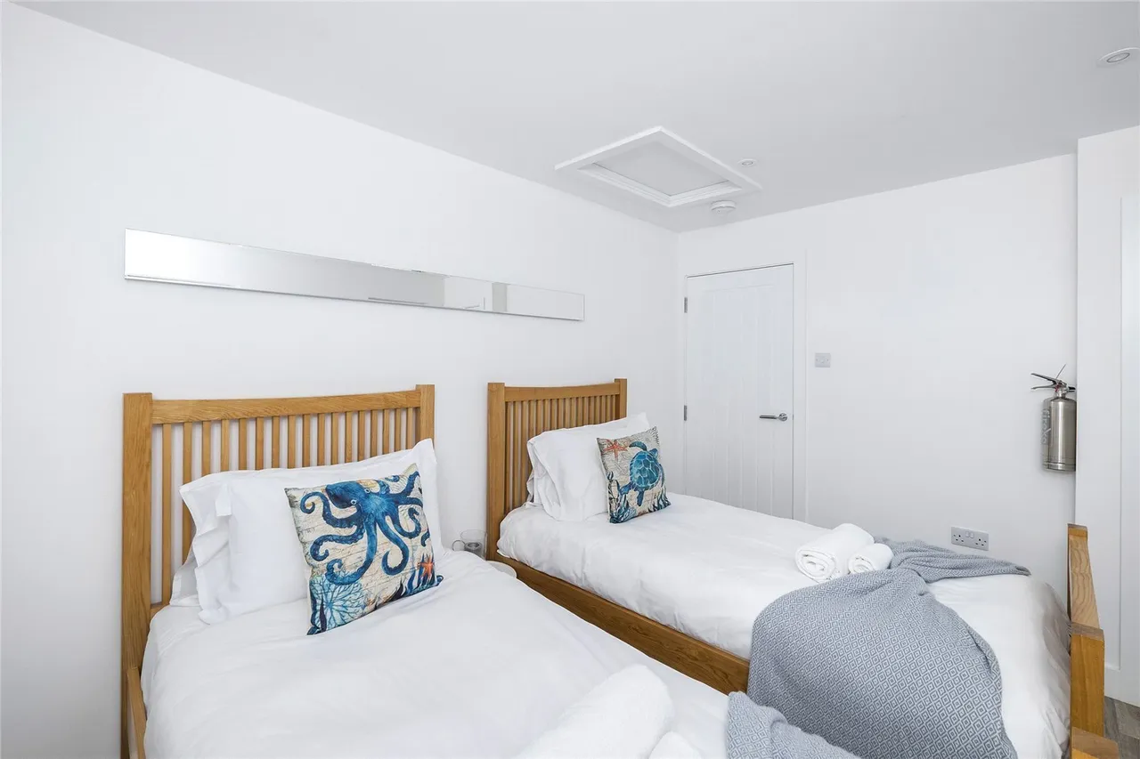 Samphire St. Ives Road, St. Ives, TR26, photo 7