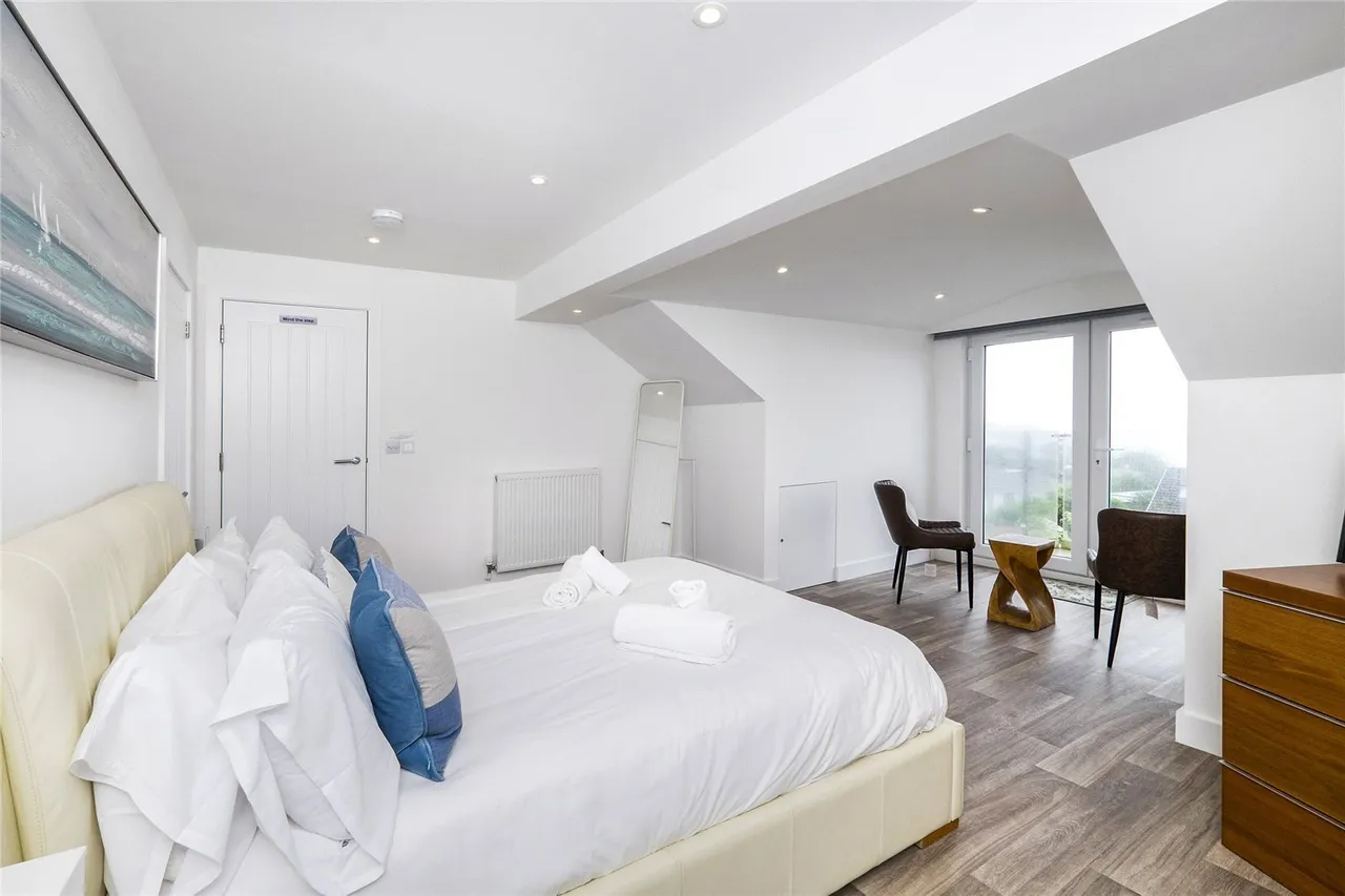 Samphire St. Ives Road, St. Ives, TR26, photo 8