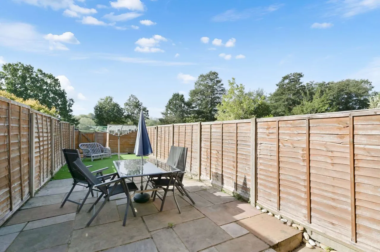 Waller Drive, Northwood, HA6, photo 10