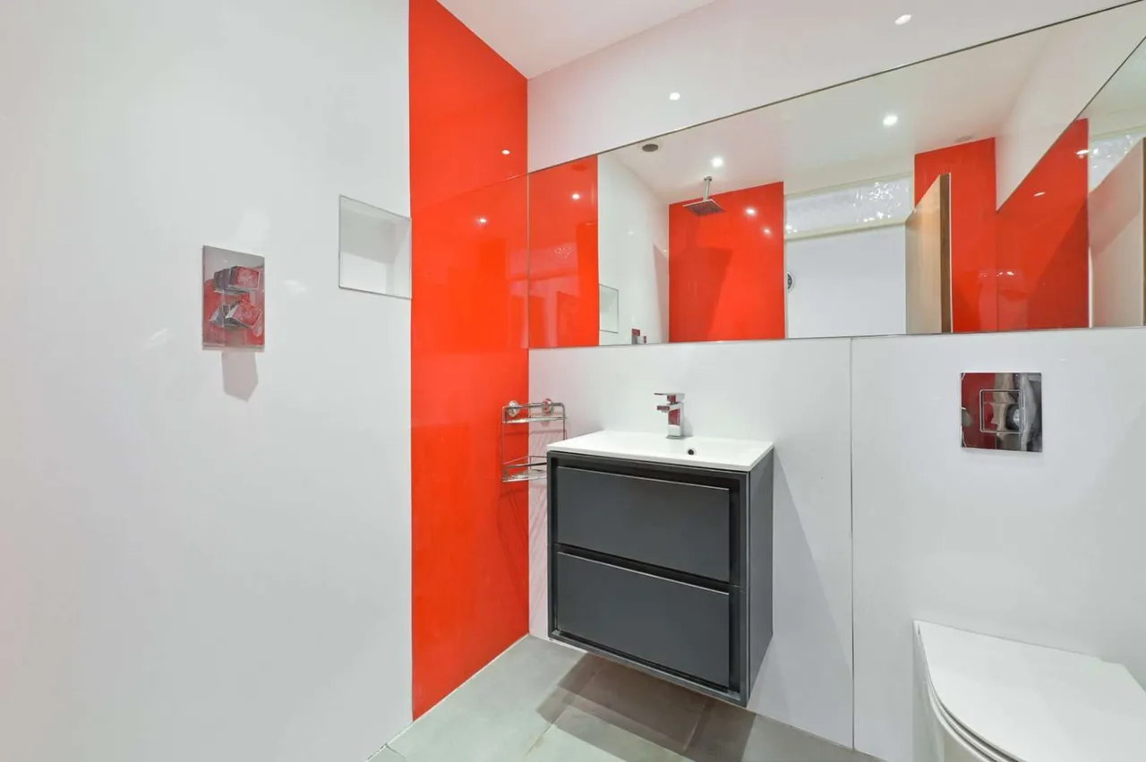 Waller Drive, Northwood, HA6, photo 7