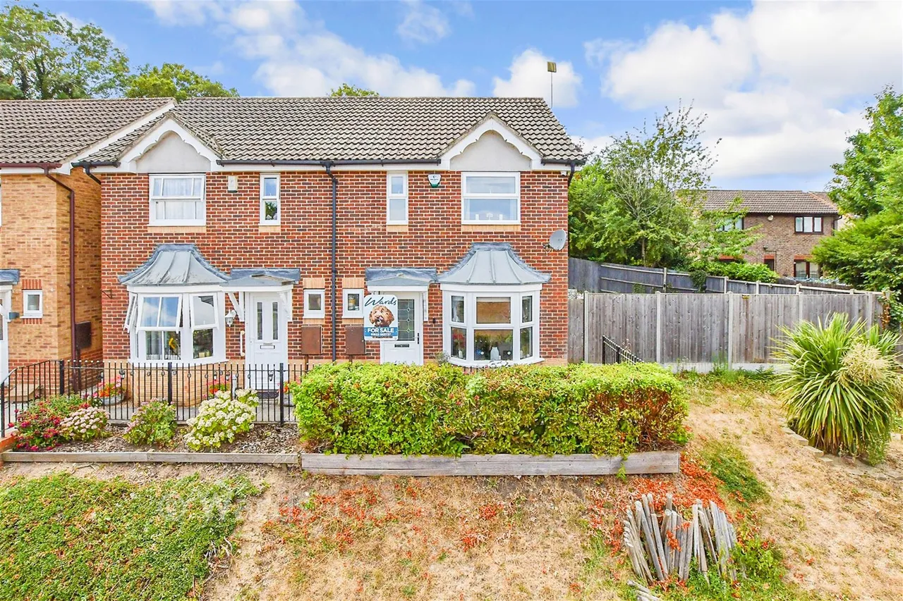 2 bed house for sale, Pine Place, Tovil, ME15
