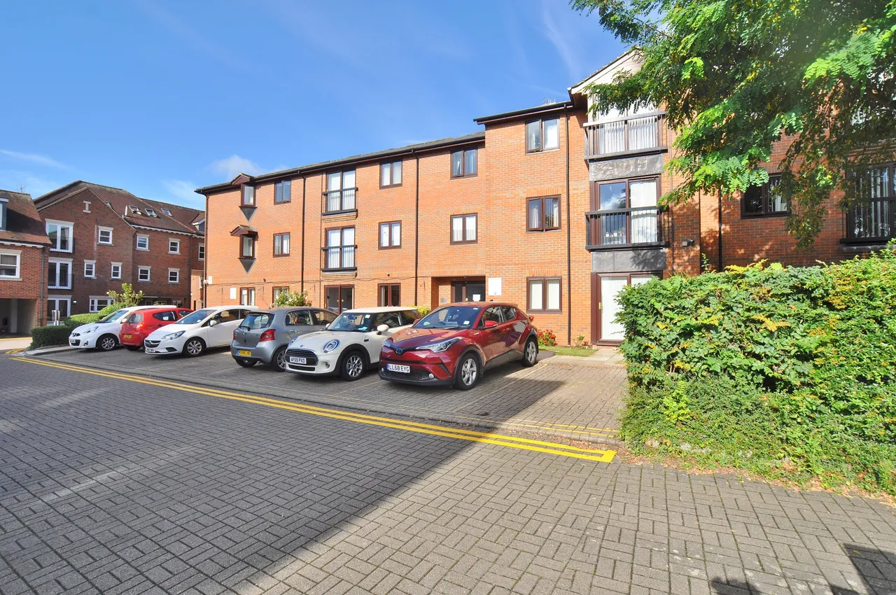 1 bed flat for sale — Regal Court, Bancroft, Hitchin