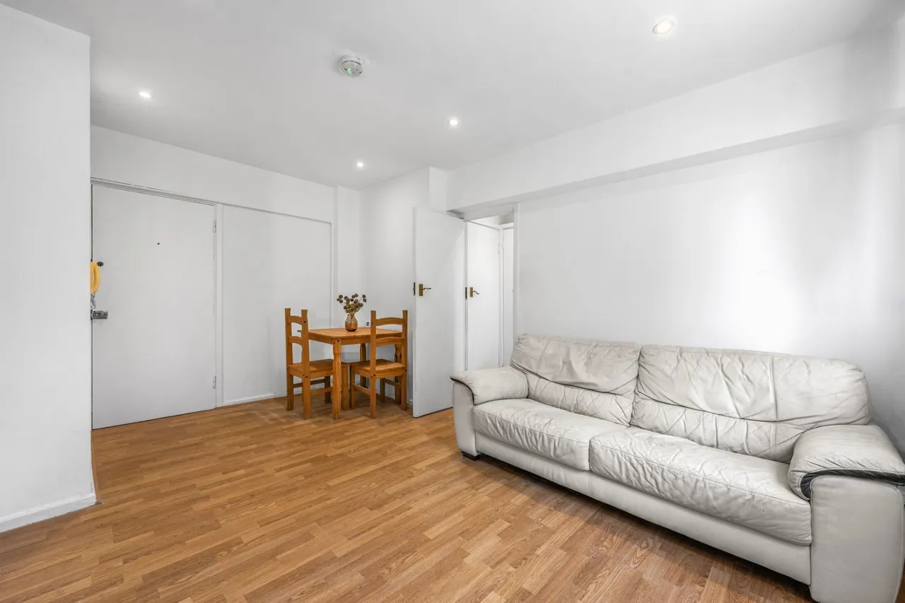 Upper Richmond Road, Putney, SW15, photo 4