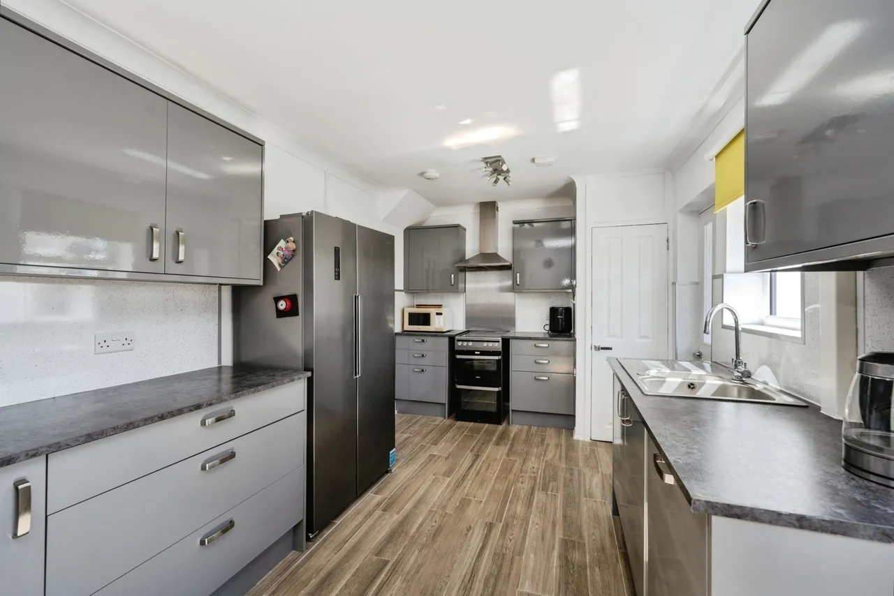 Trinity Road, Llanelli, SA15, photo 6