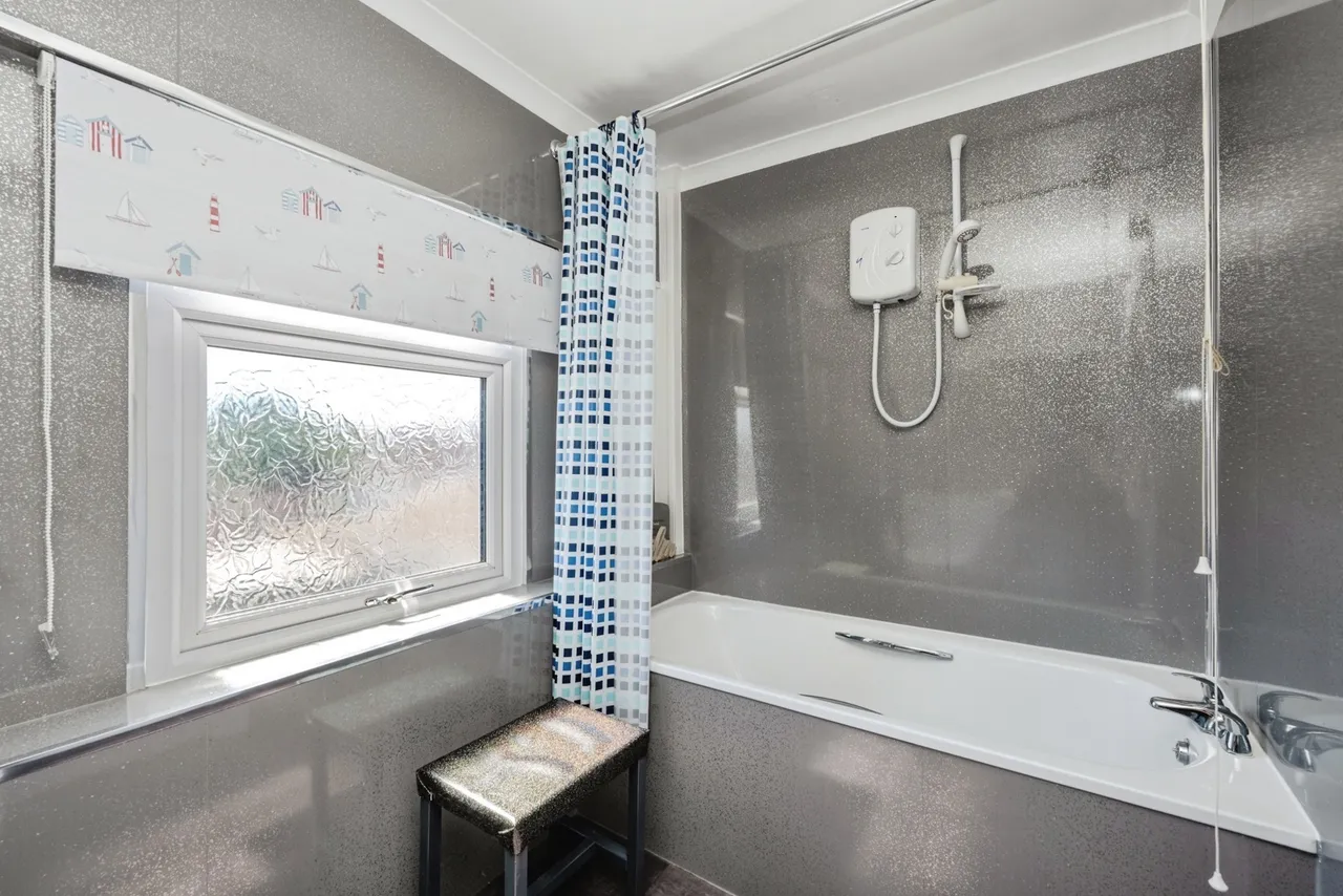 Trinity Road, Llanelli, SA15, photo 16