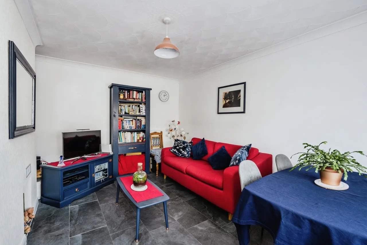 Trinity Road, Llanelli, SA15, photo 4