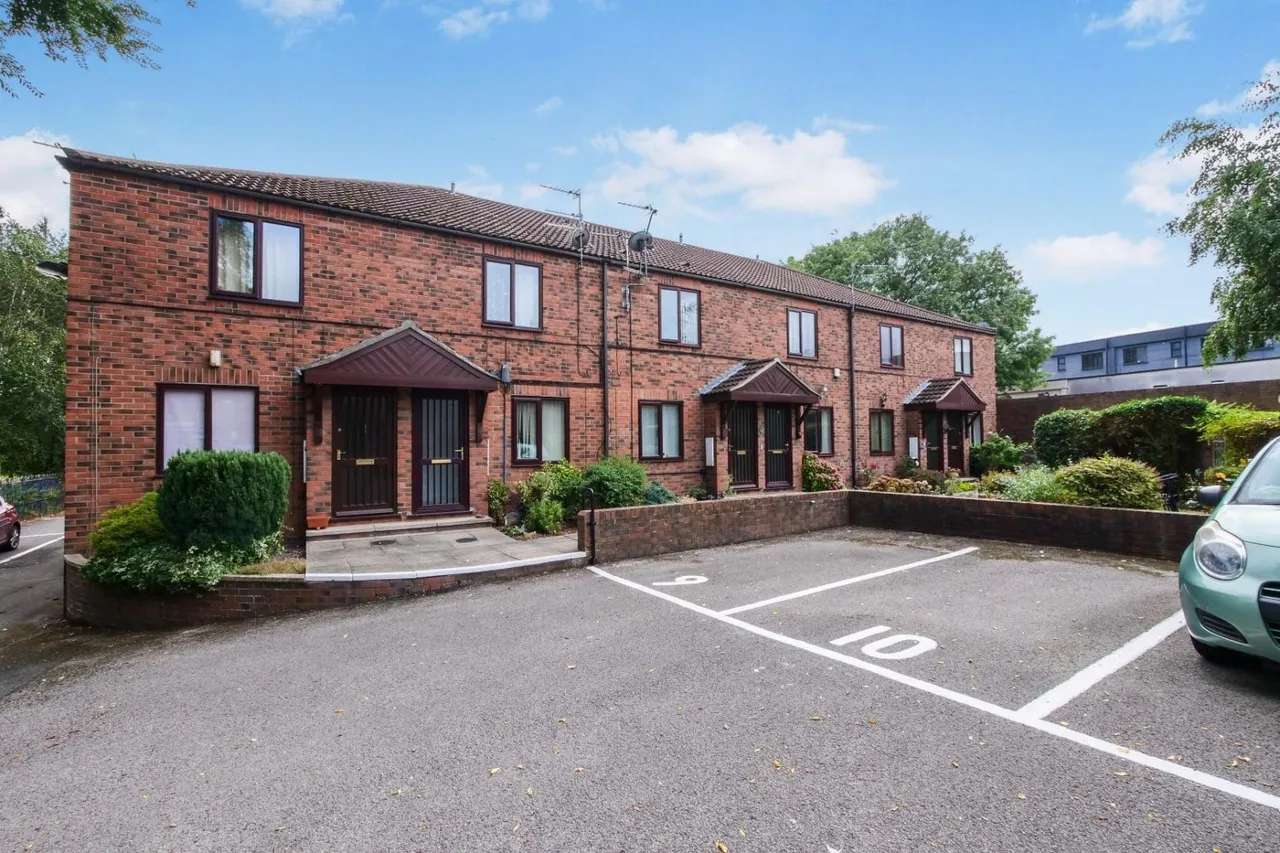 1 bed flat for sale — Melrosegate, York