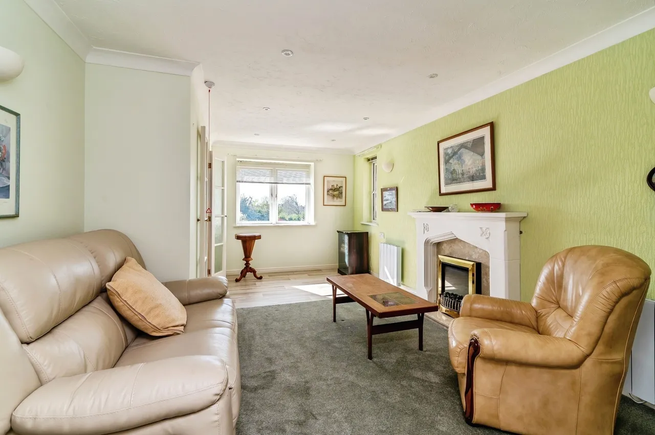 Brielen Court, Radcliffe-on-Trent, NG12, photo 2