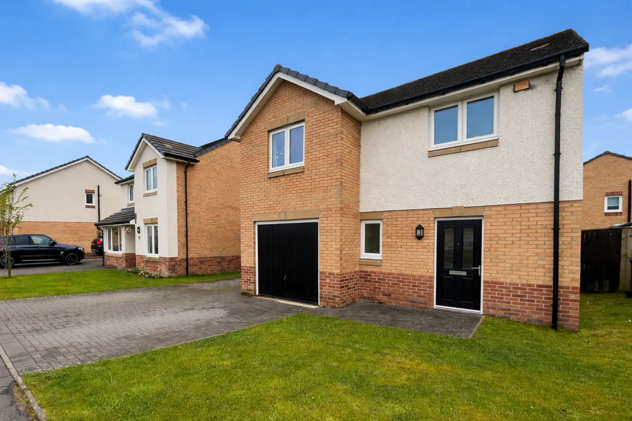 3 bed house for sale — Carmuirs Drive, Motherwell, ML1 5US