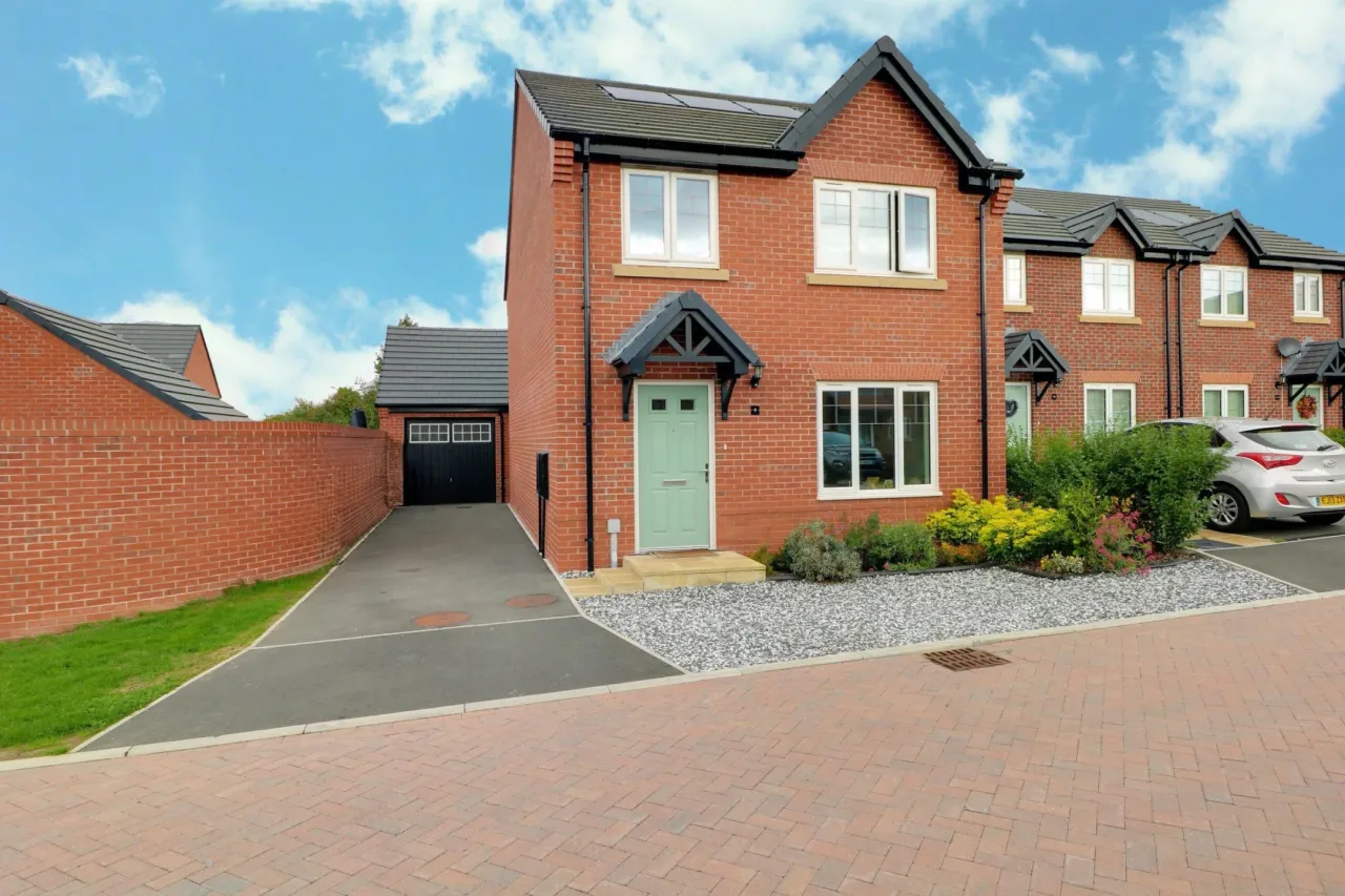 4 bed property for sale, Henry Warren Place, Nantwich