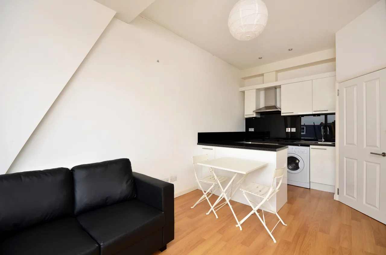 6b Leopold Road, London, photo 12
