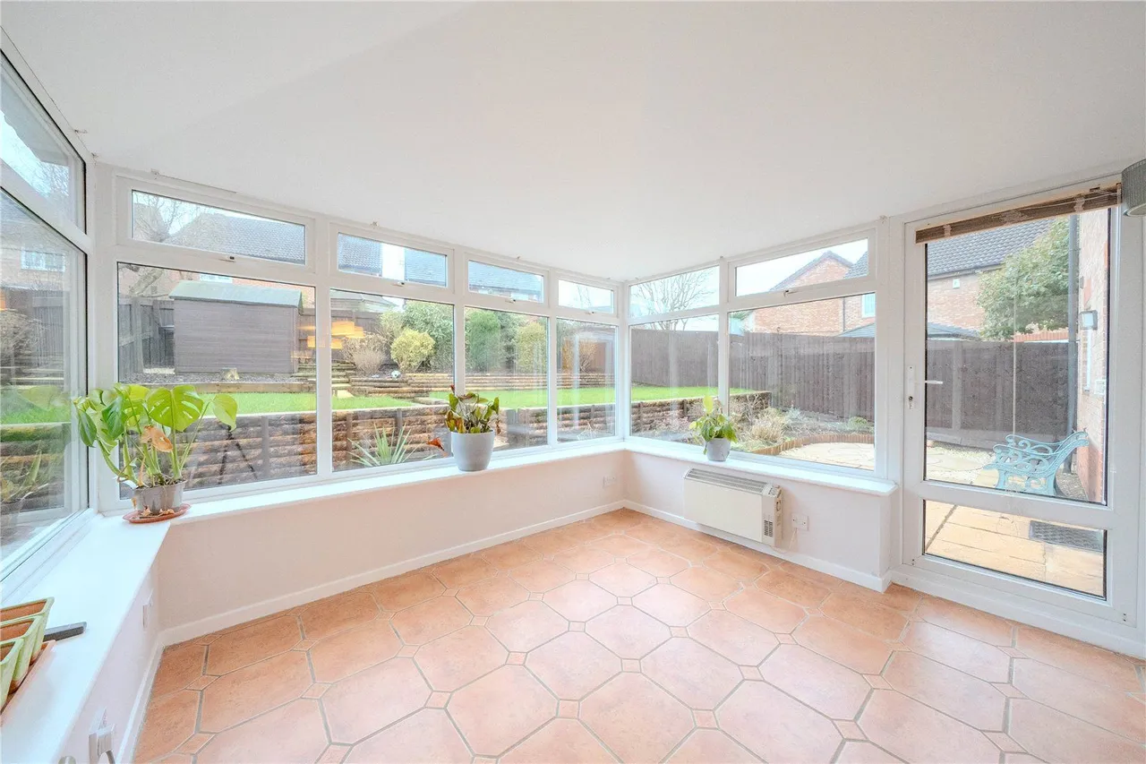 Chestnut Drive, Adel, LS16, photo 12