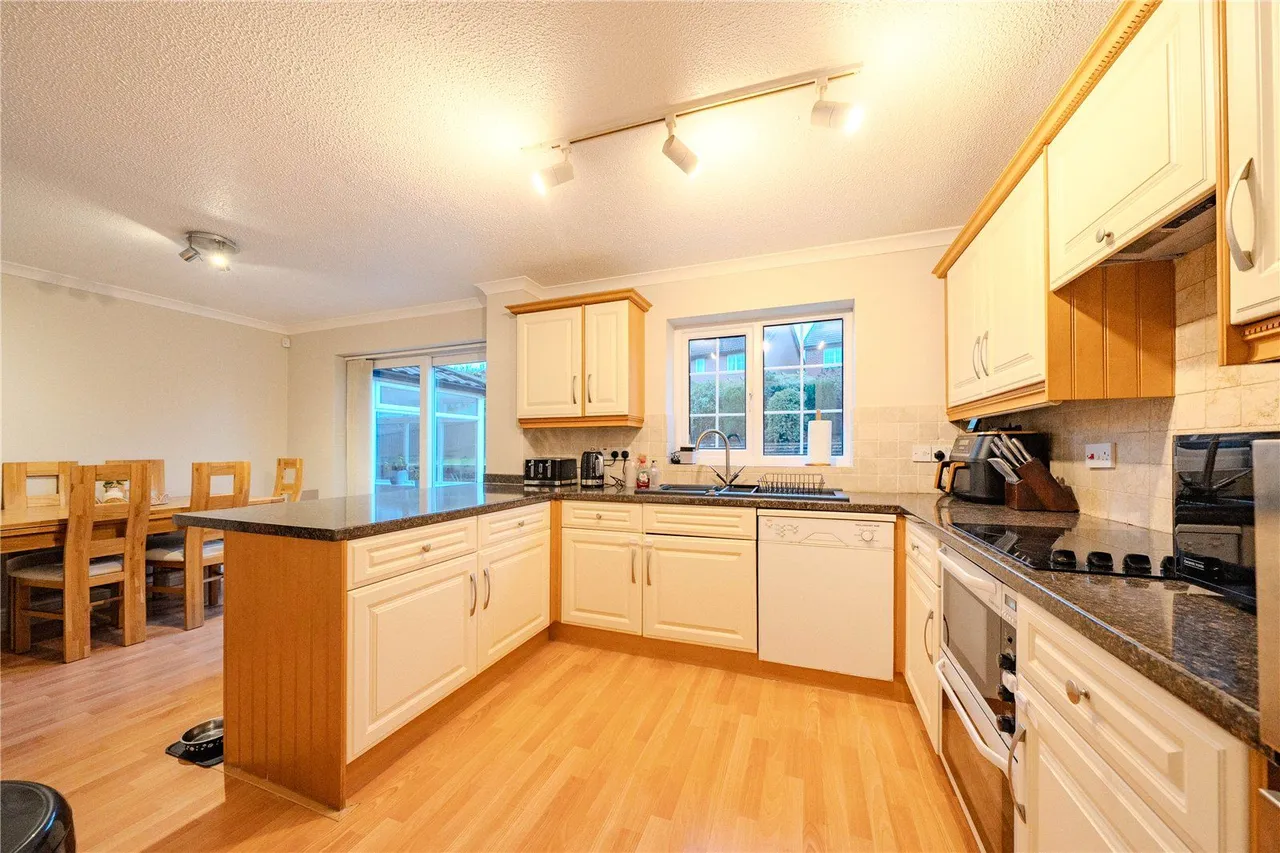 Chestnut Drive, Adel, LS16, photo 2