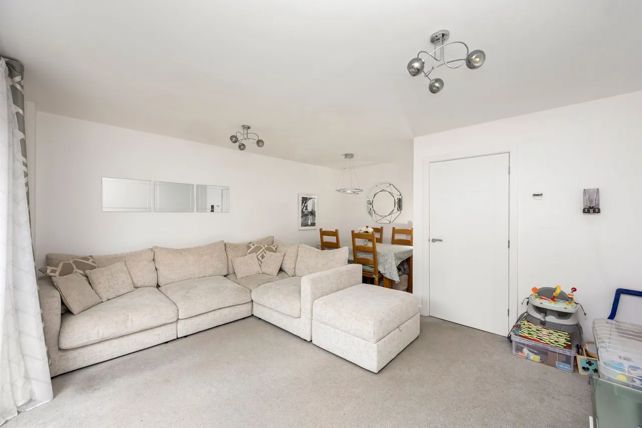 Beacon Crescent, Burgess Hill, RH15, photo 7