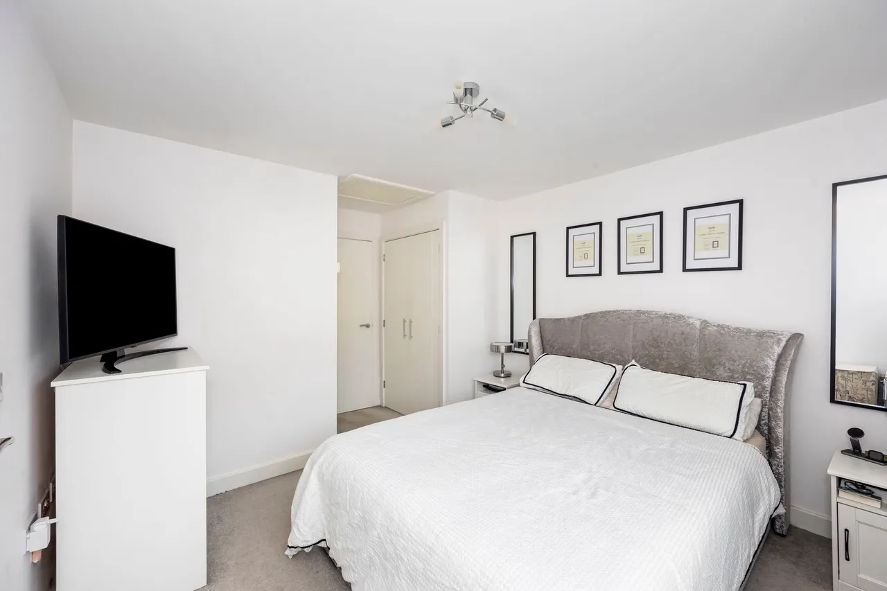 Beacon Crescent, Burgess Hill, RH15, photo 9