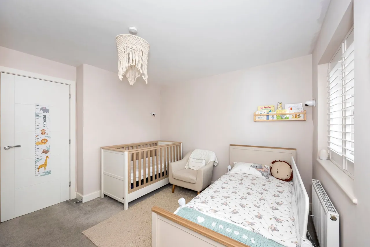 Beacon Crescent, Burgess Hill, RH15, photo 12