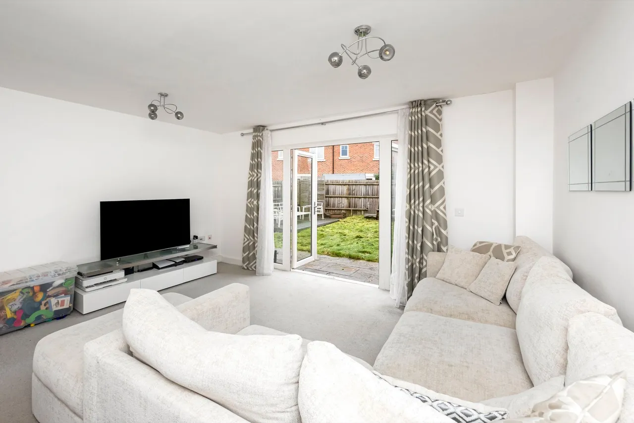 Beacon Crescent, Burgess Hill, RH15, photo 8