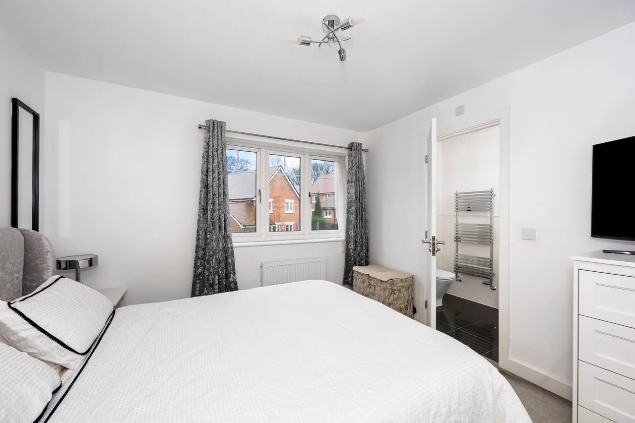 Beacon Crescent, Burgess Hill, RH15, photo 10