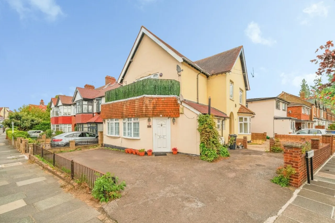 2 bed house for sale — Whitton, Twickenham, Middlesex