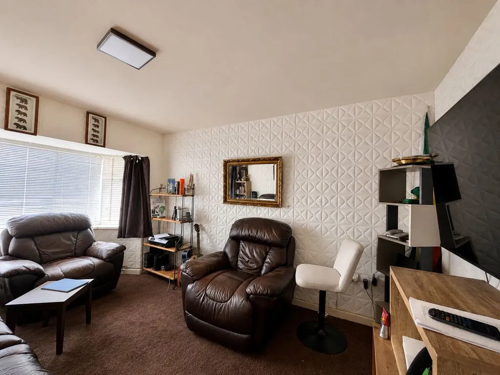 Collingwood Drive, Great Barr, B43, photo 3
