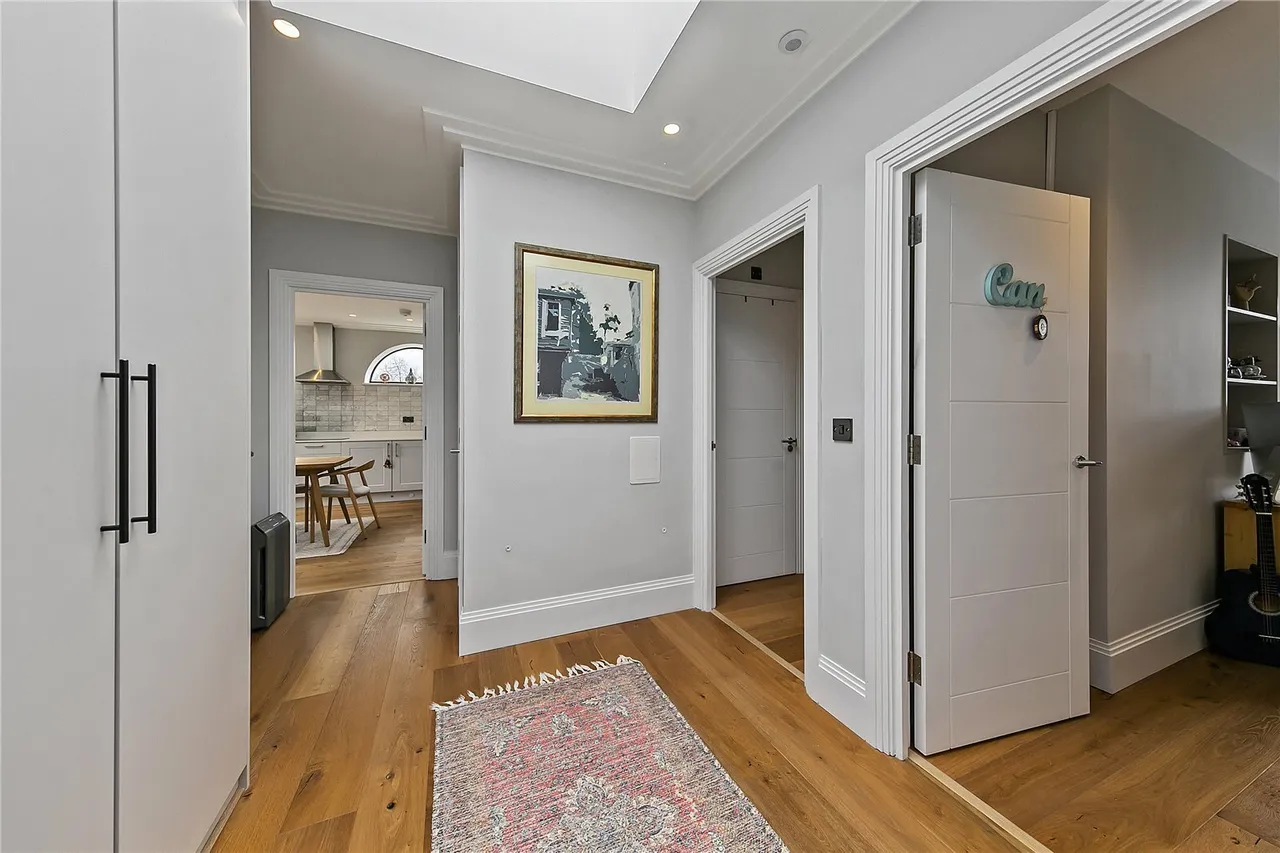 St. James's Road, Hampton Hill, TW12, photo 16
