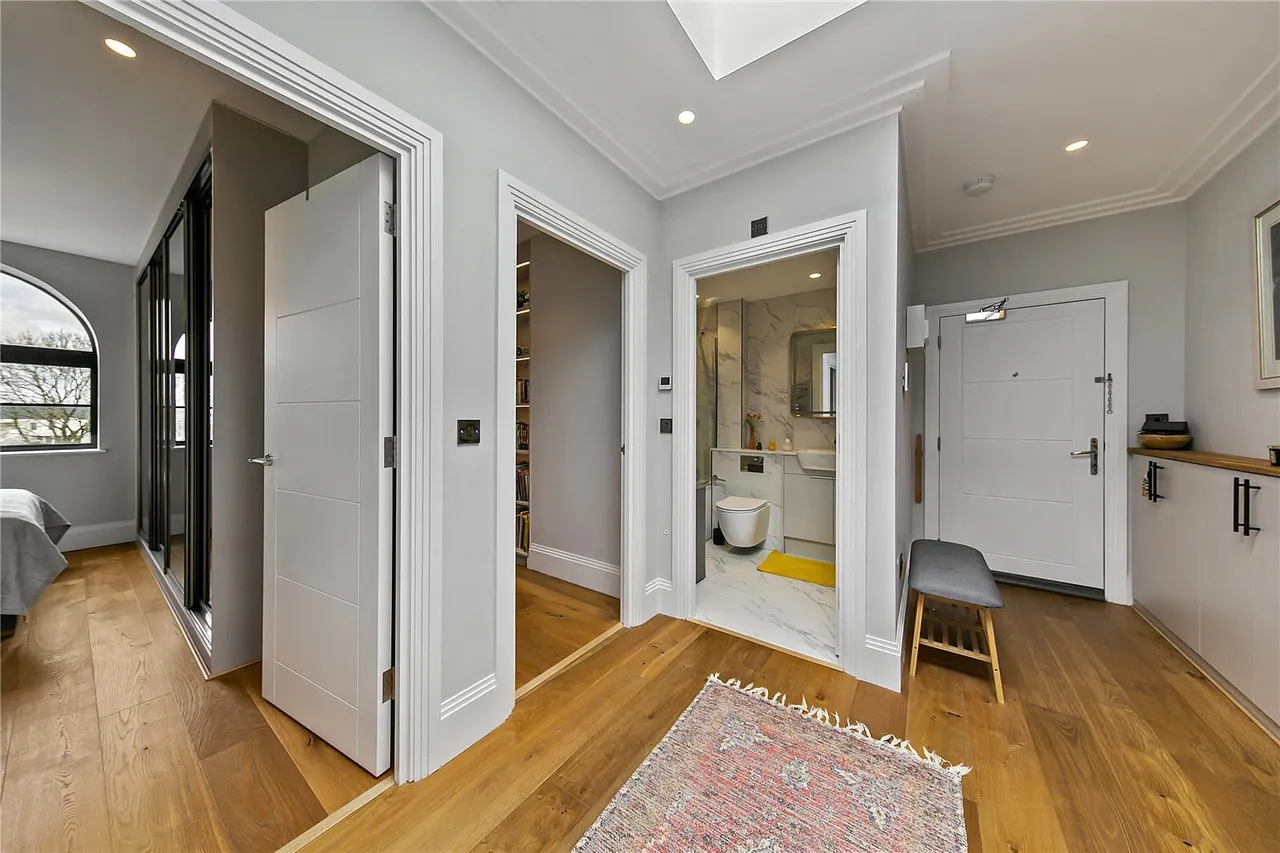 St. James's Road, Hampton Hill, TW12, photo 17