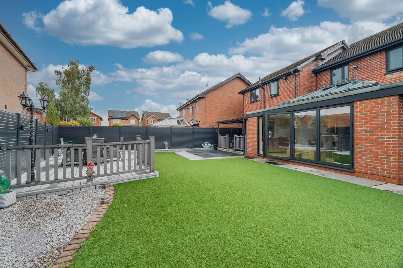 Burrs Close, Bury, BL8 1JU, photo 32