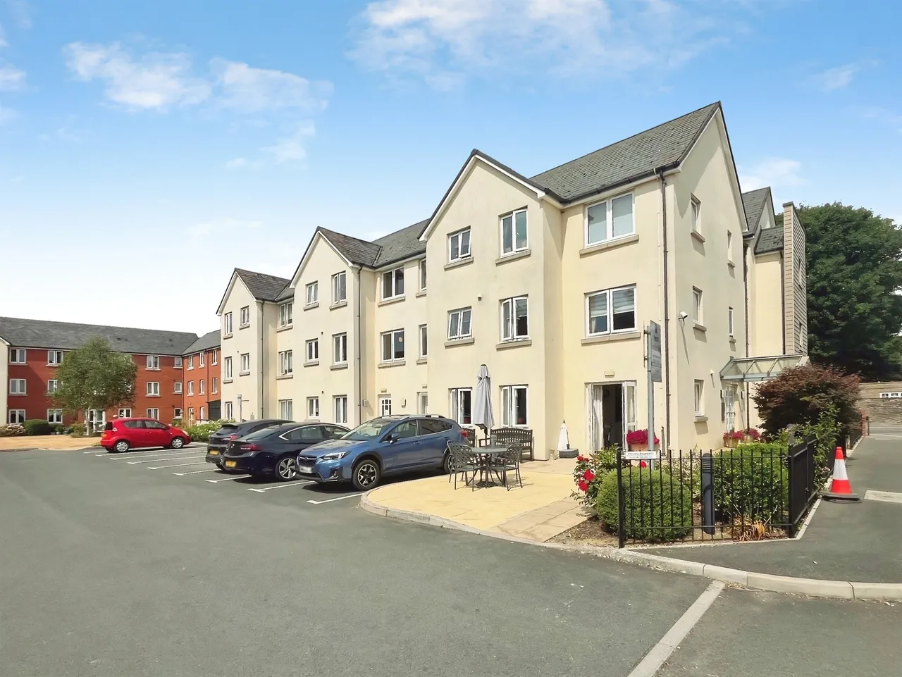 1 bed flat for sale — Hammond Close, Highworth, Swindon