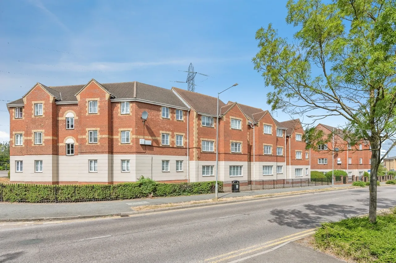 Galleon Road, Chafford Hundred, Grays, Essex, RM16, photo 13