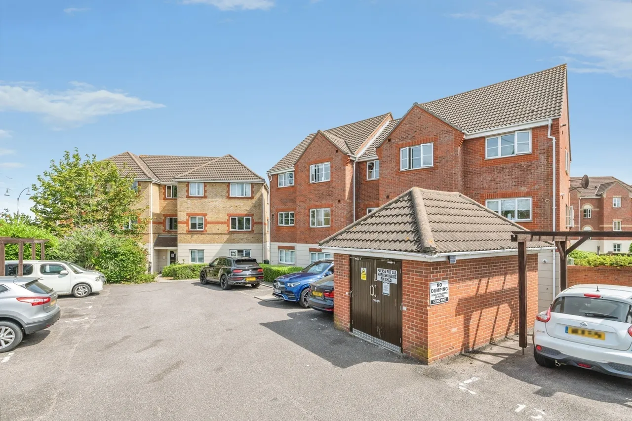 Galleon Road, Chafford Hundred, Grays, Essex, RM16, photo 11