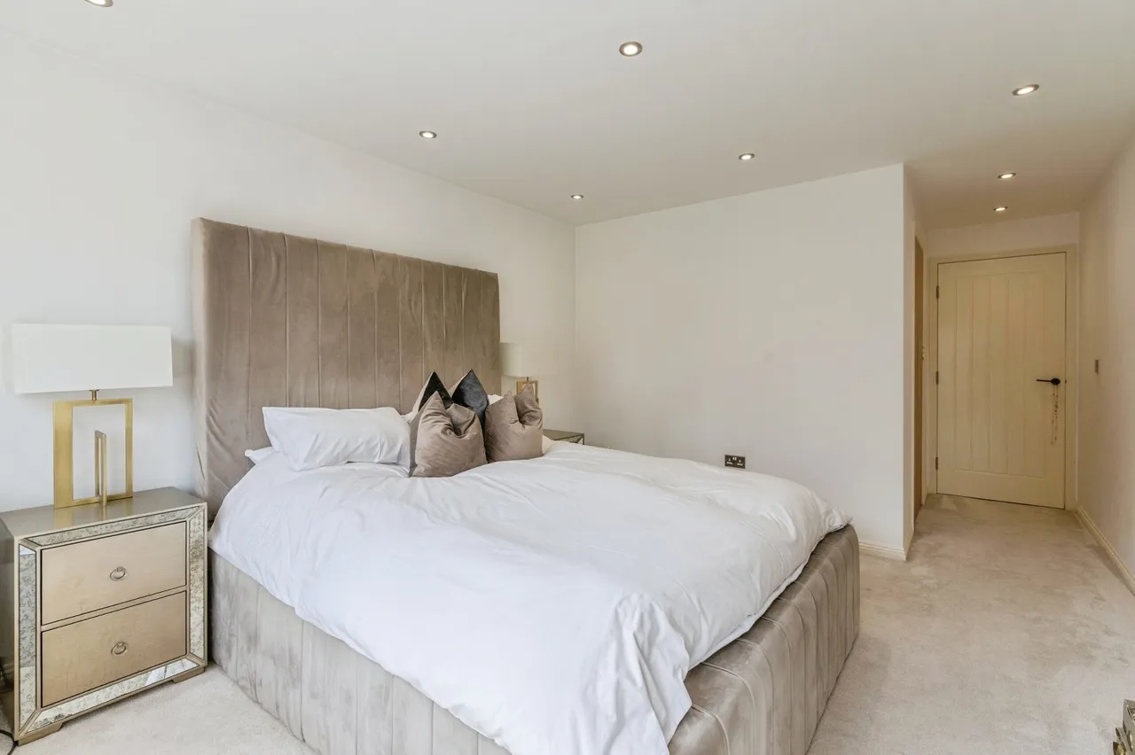 Galleon Road, Chafford Hundred, Grays, Essex, RM16, photo 6