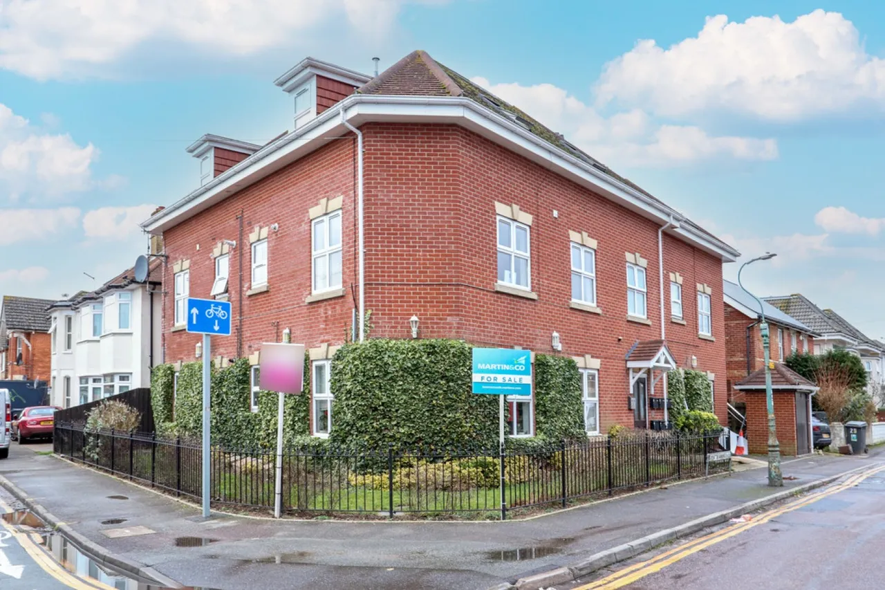 Gladstone Road, Bournemouth, photo 6