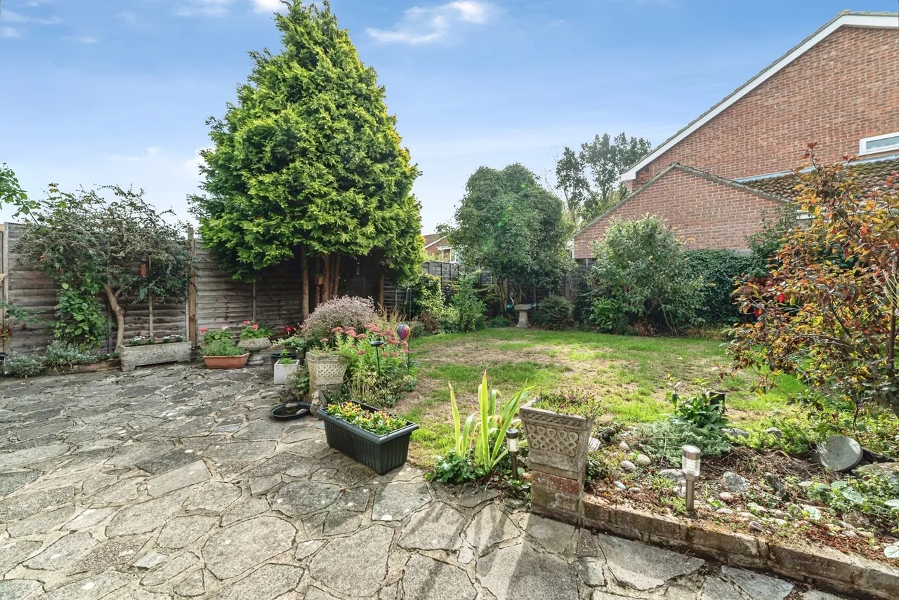 Forest Drive, Chineham, RG24, photo 8