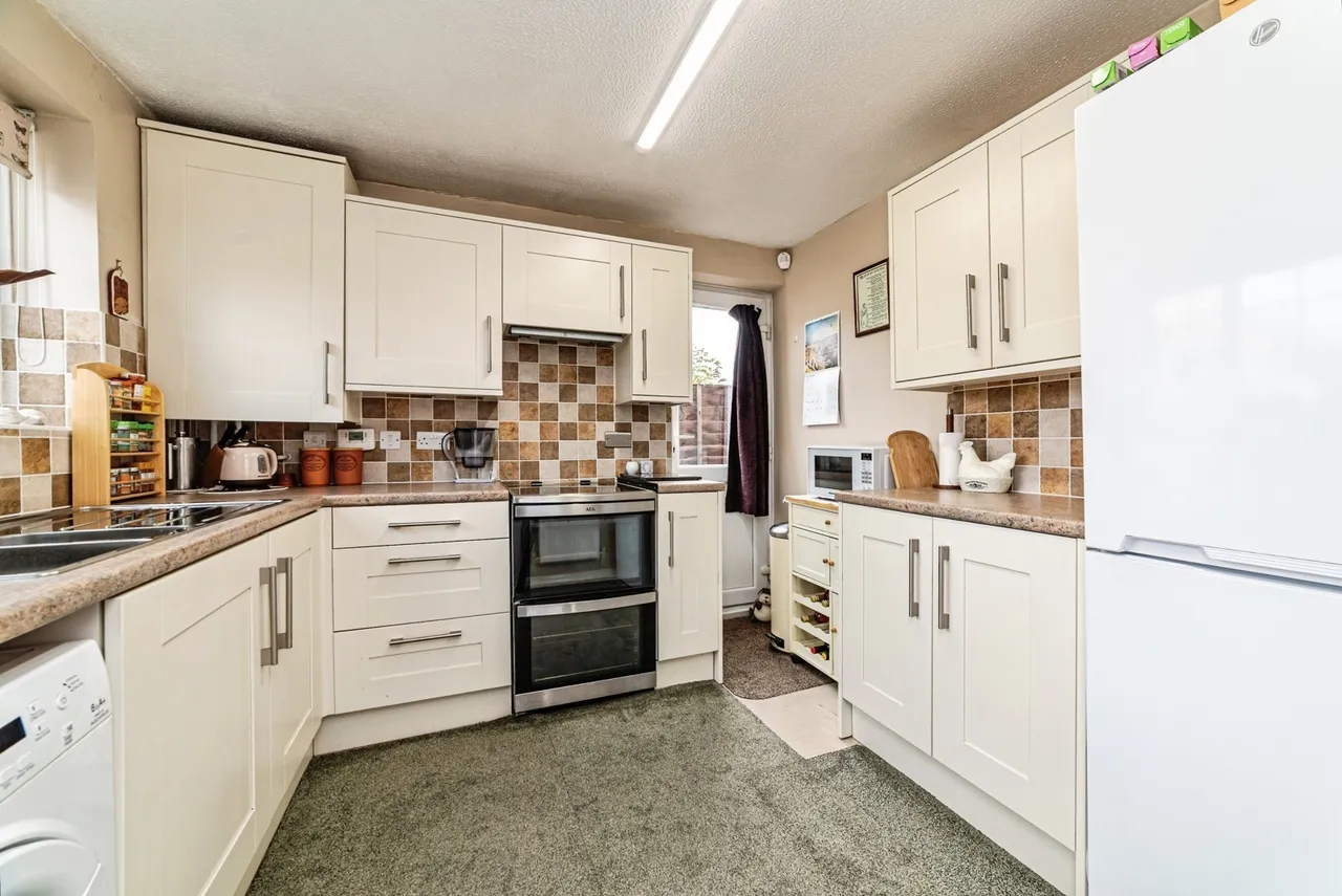 Forest Drive, Chineham, RG24, photo 5