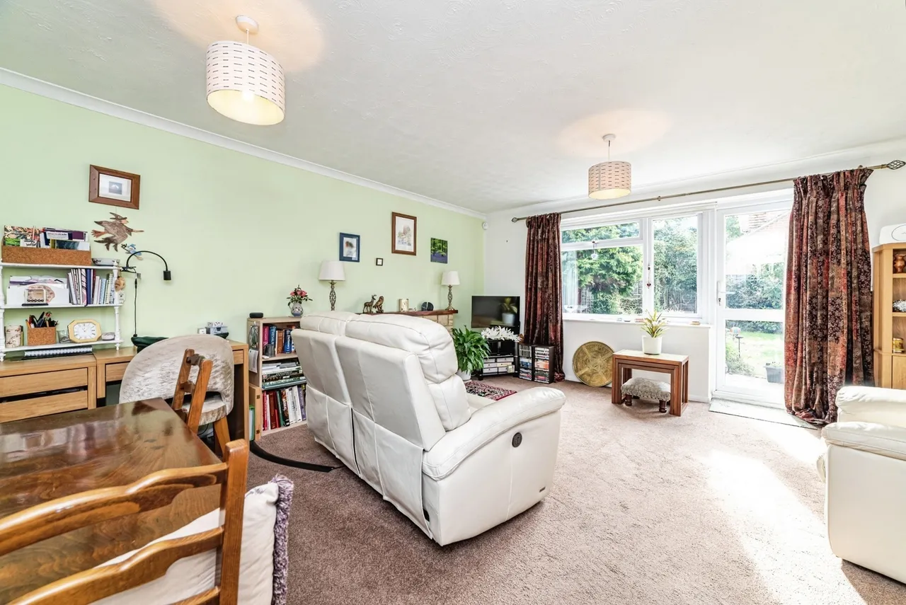Forest Drive, Chineham, RG24, photo 2