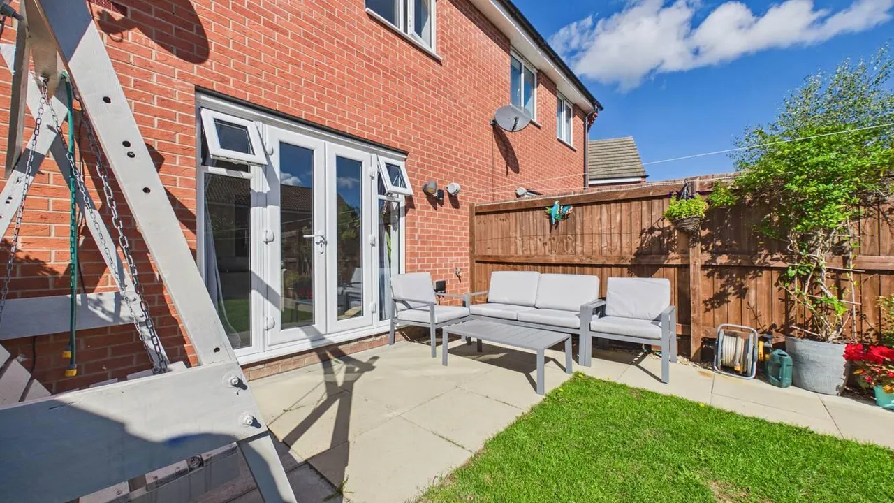 Taunton Road, Bourne, photo 24
