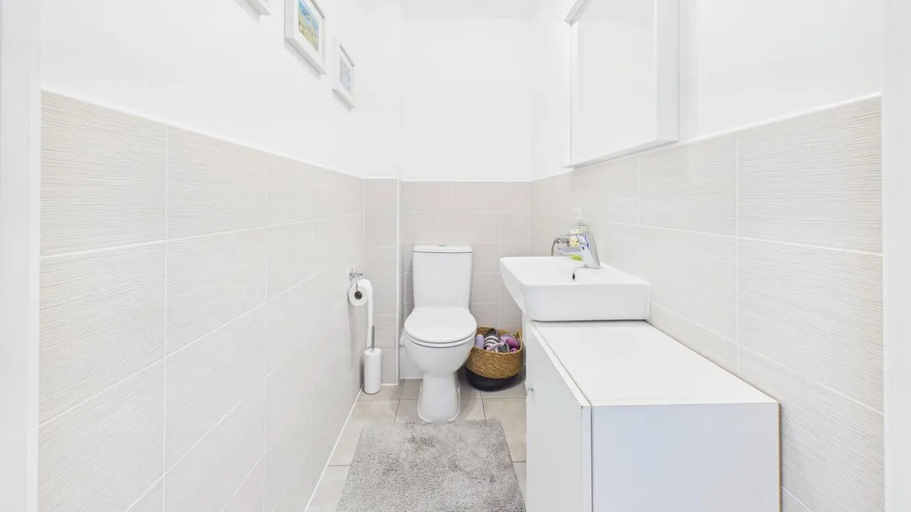 Taunton Road, Bourne, photo 9