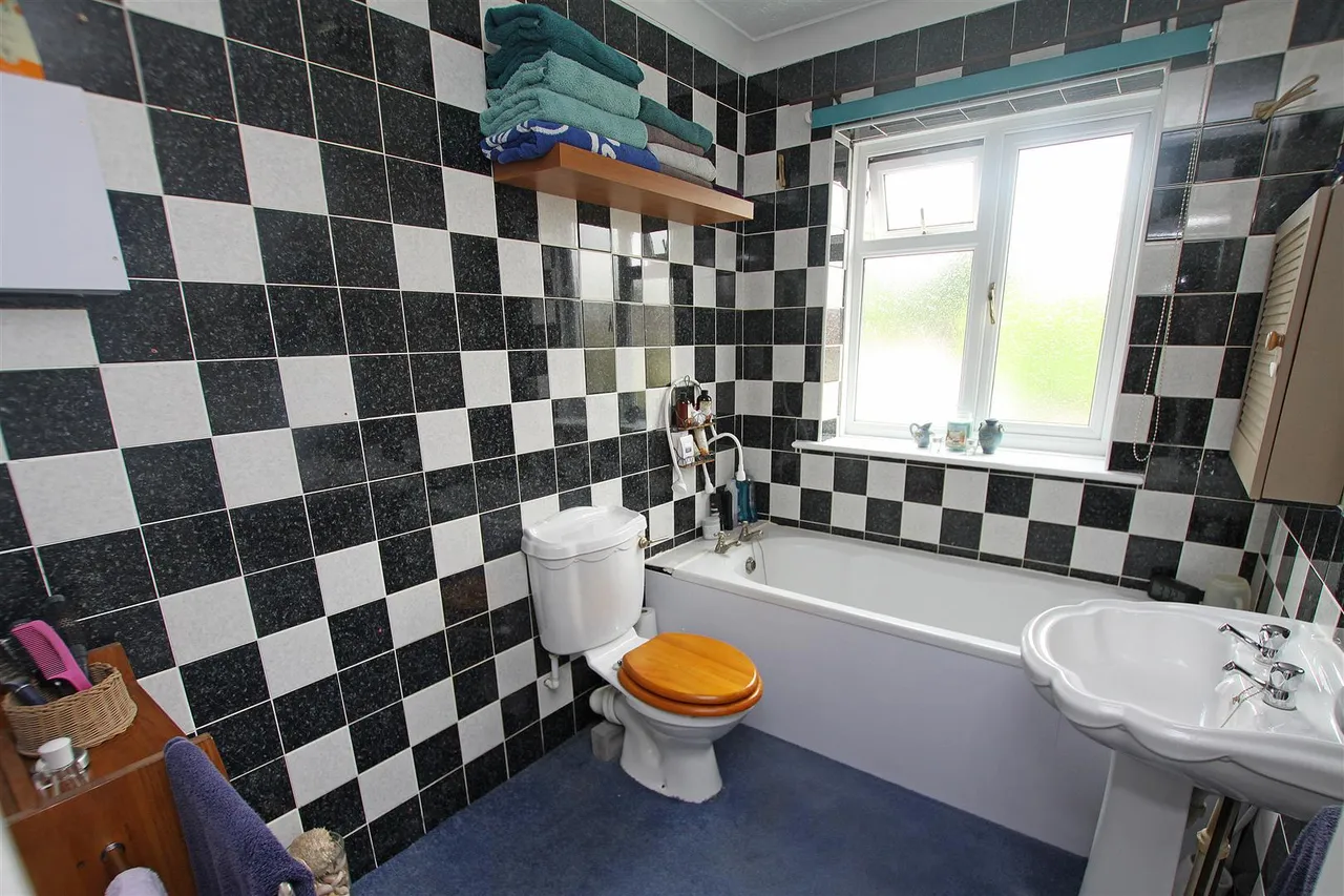 Kingswell Road, Bournemouth, photo 8