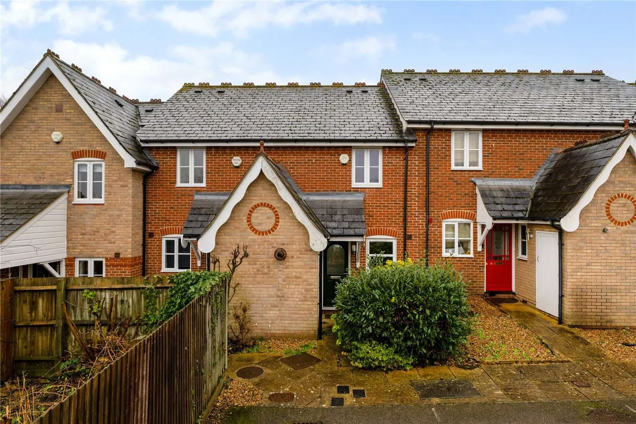 2 bed house for sale — Vallance Place, Harpenden, Hertfordshire, AL5 1AX