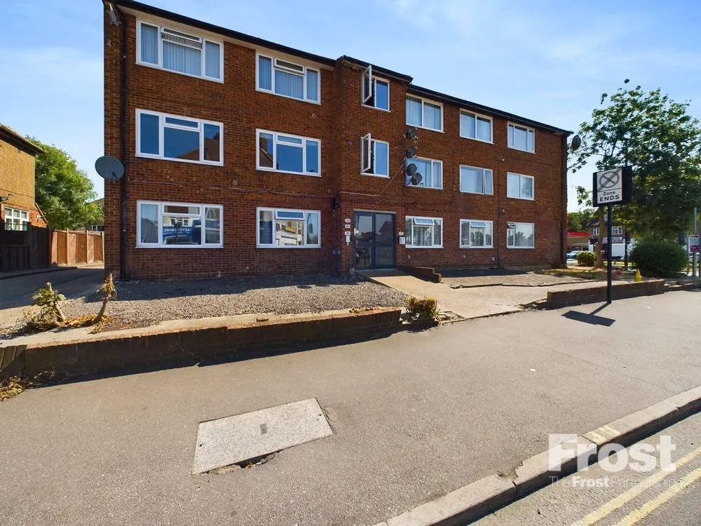 Feltham, Middlesex, photo 7