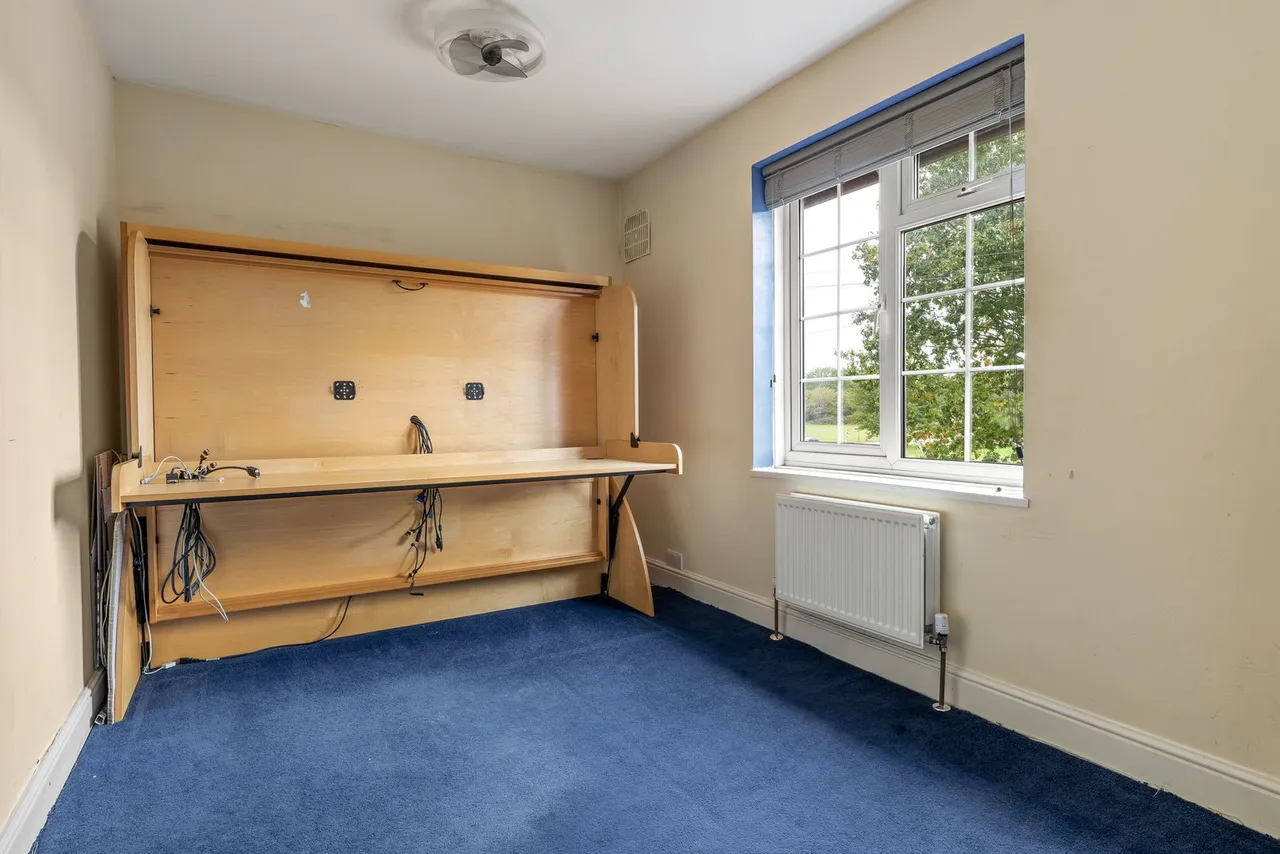 Howard Close, Walton On The Hill, KT20, photo 19