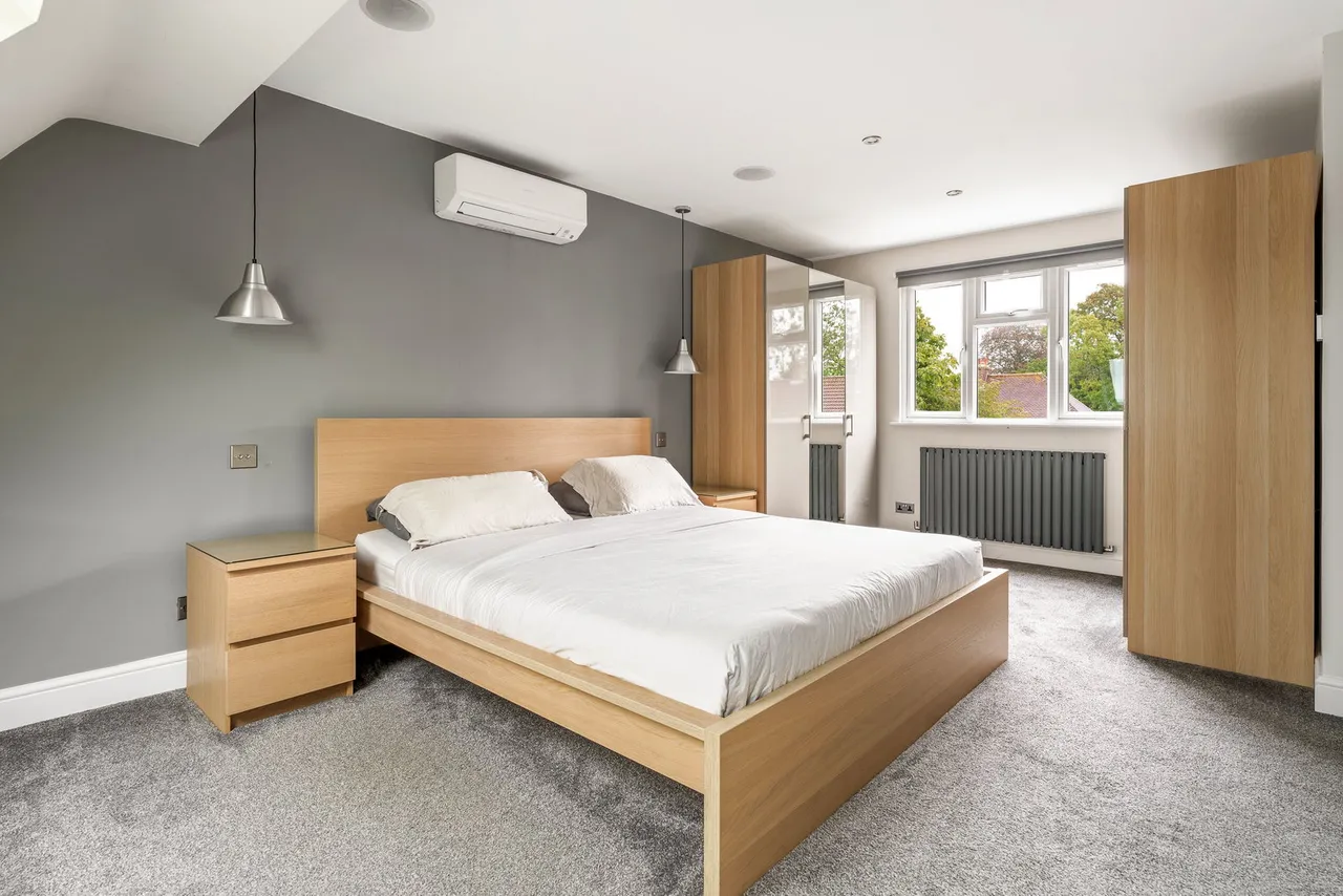 Howard Close, Walton On The Hill, KT20, photo 16