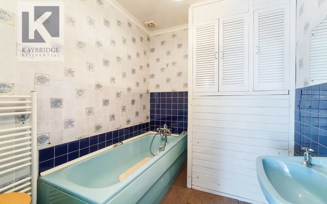 Bradstock Road, Epsom, KT17, photo 11