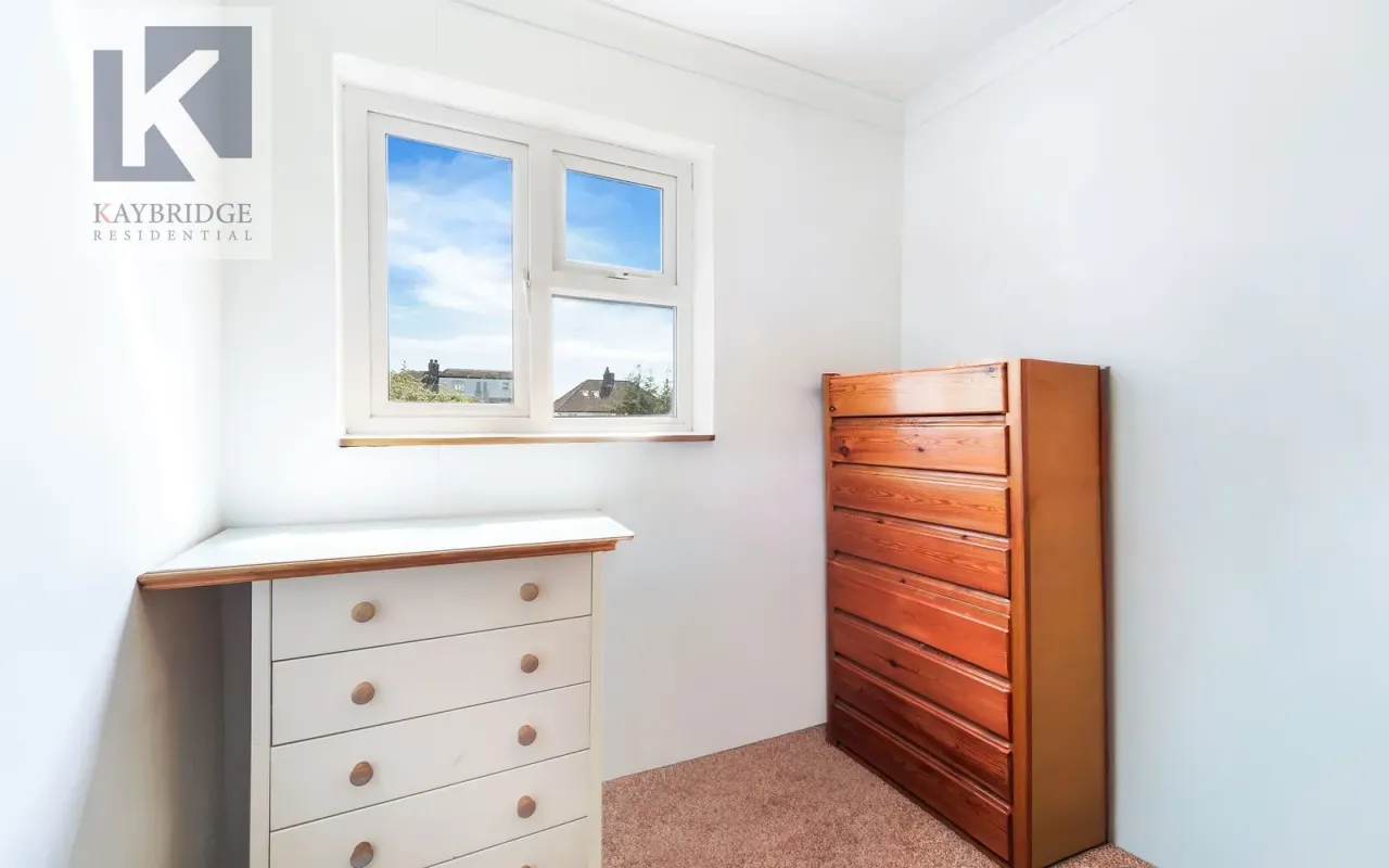 Bradstock Road, Epsom, KT17, photo 12