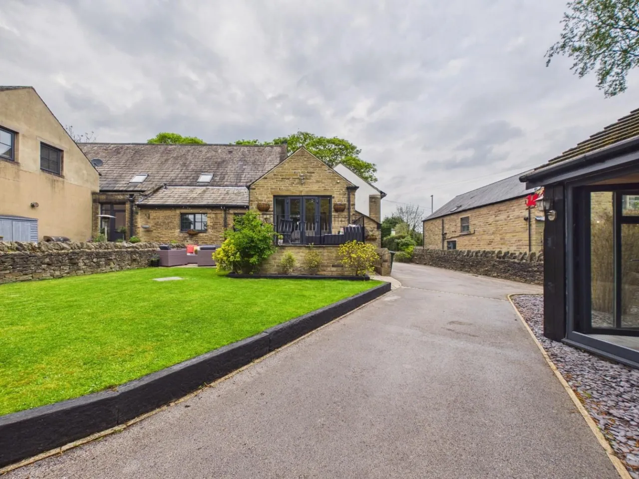 Otley Road, Eldwick, BD16, photo 42